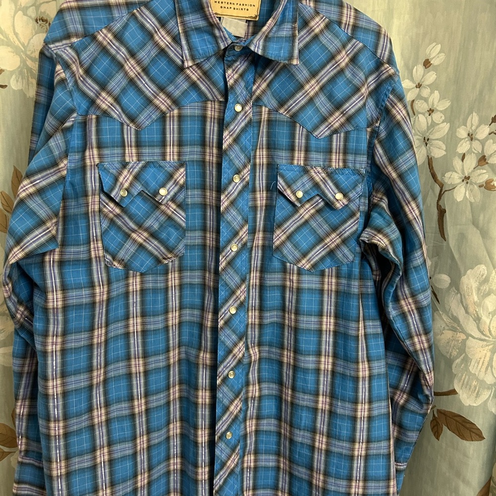 Wrangler Western Style Men's Blue and White Plaid Button Down Shirt